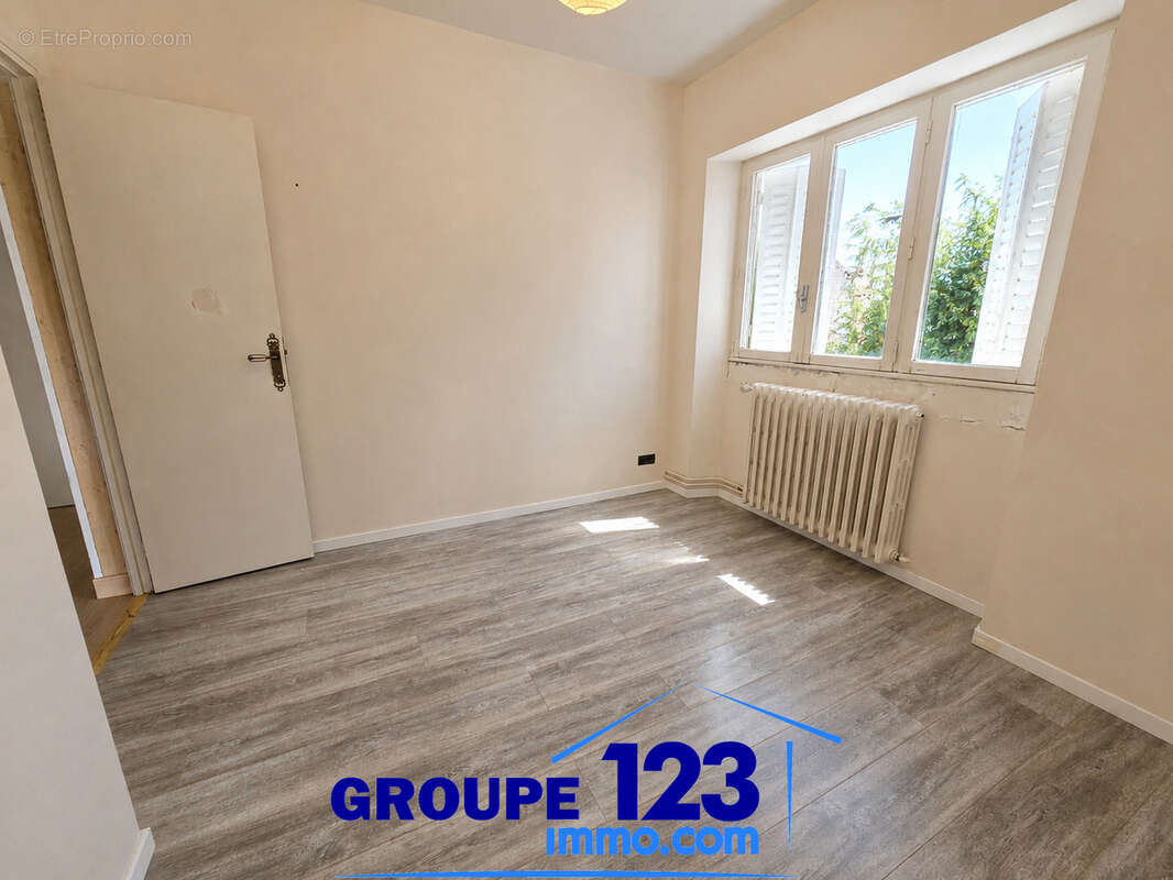 VILLEFARGEAU (89) - Maison de caractère de 102,5 m2, 3 chambres, avec sous-sol total, dépendances et terrain c - photo 8