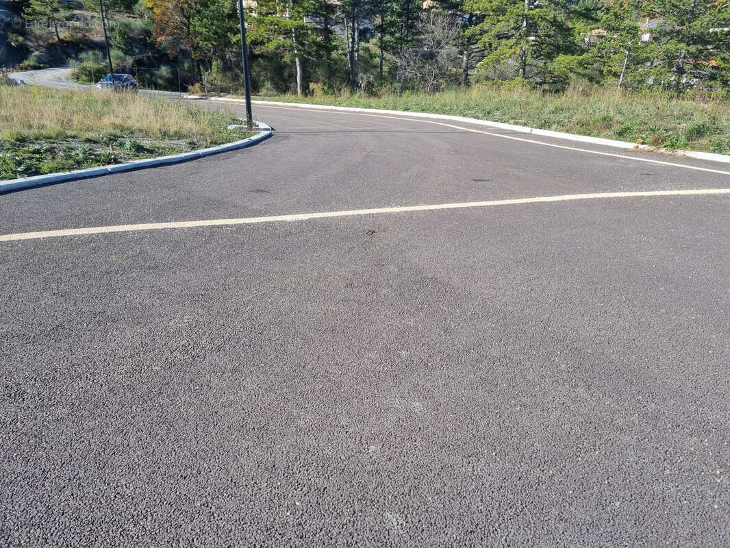 Terrain à AUBIGNOSC