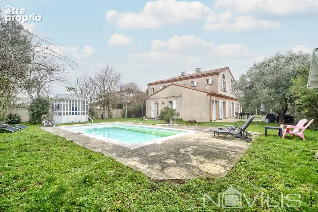 Maison d'architecte 5/6 pièce(s) 185 m2 au Banayre avec piscine et garage attenant - photo 10
