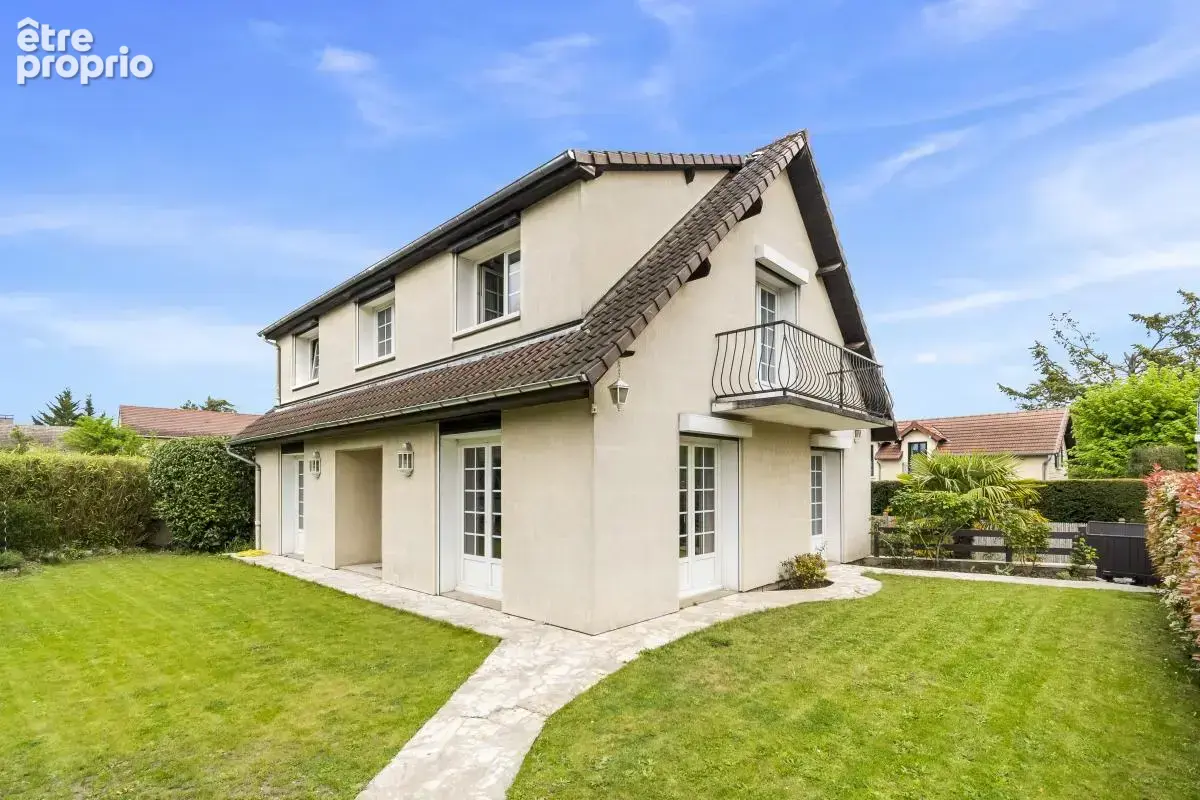 Maison 8 pièces 220 m² à vendre à Croissy-Sur-Seine (78290) - photo 1