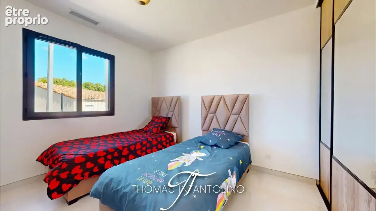 En exclusivite - plain pied - 3 chambres - 1 suite parentale - salle de bain - salle d'eau - piscine - pool house - photo 14