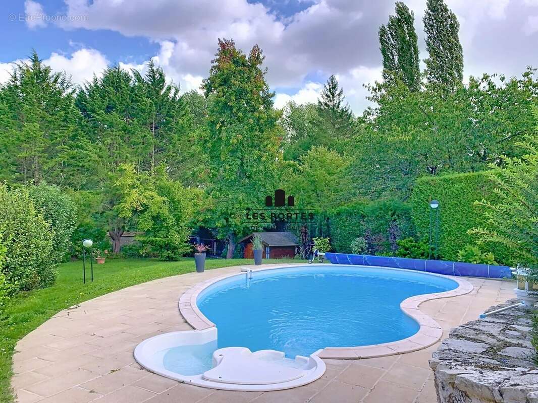 Maison à PRUNAY-SUR-ESSONNE