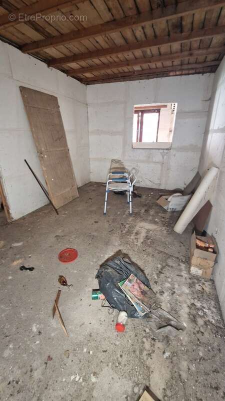Maison à Waville F4 de 90 M2 avec jardin / parking et dépendance - photo 13