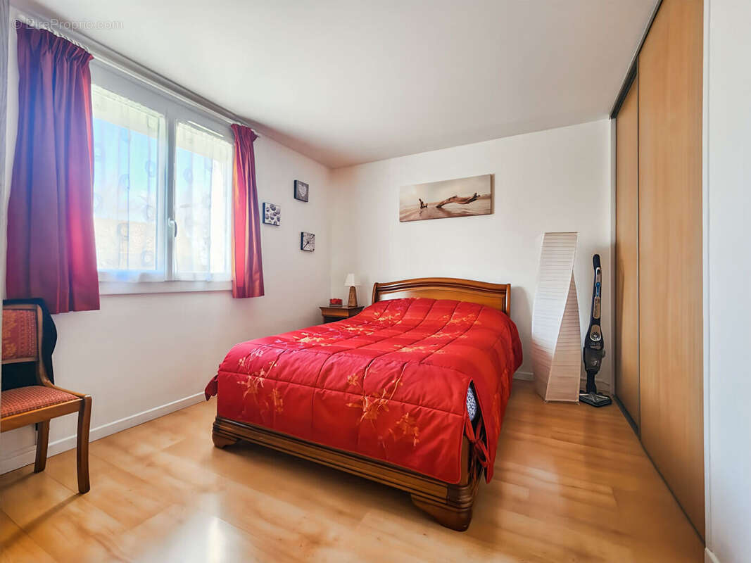 Maison à SAVIGNY-LE-TEMPLE