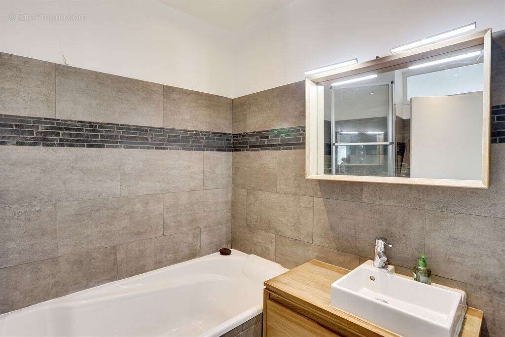 Appartement à PARIS-19E