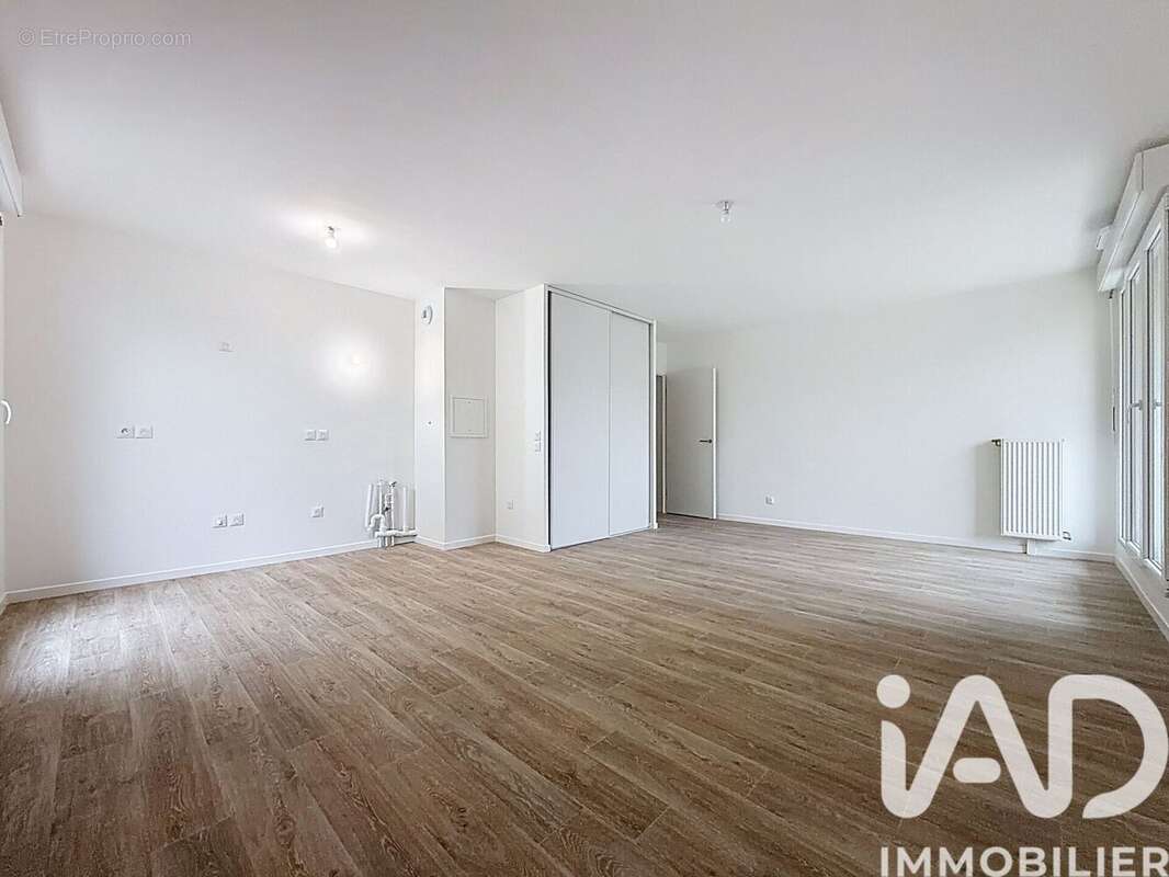 Photo 3 - Appartement à SAVIGNY-LE-TEMPLE