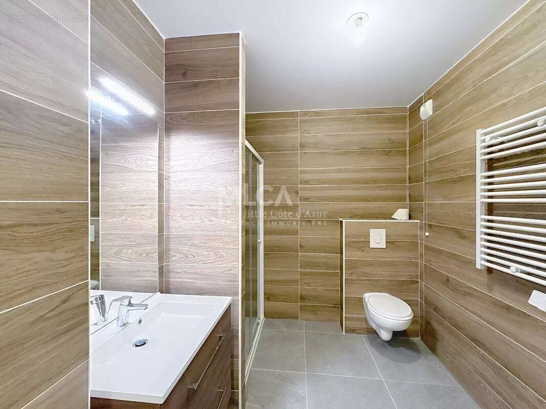 Appartement à SAINT-ETIENNE-DE-TINEE