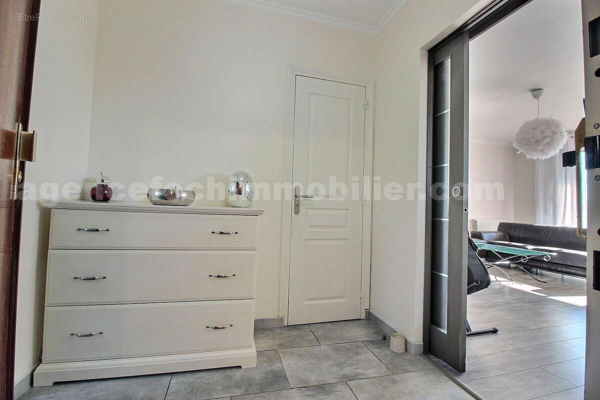 exposio_133842914 - Appartement à SAINT-MAUR-DES-FOSSES