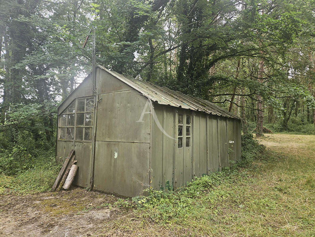 Terrain à CERE-LA-RONDE