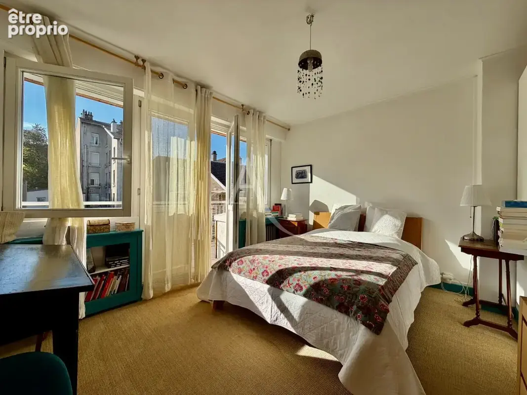Immeuble de 1900 à Épinal : grand appartement, local et terrasses - photo 14