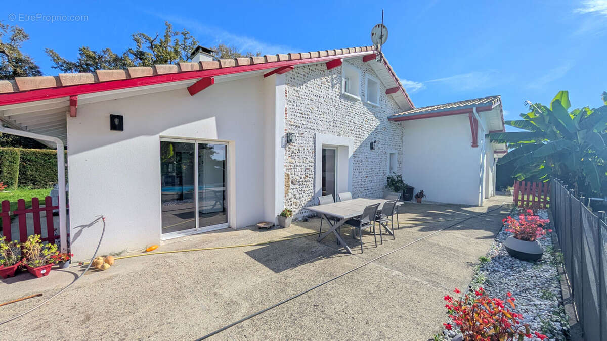 Maison à GRENADE-SUR-L&#039;ADOUR