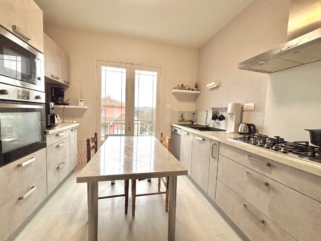 Maison à LE PALAIS-SUR-VIENNE