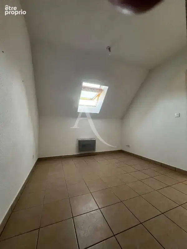Appartement T2 avec balcon et piscine - Résidence Aquilon à Lux (71100) - photo 4