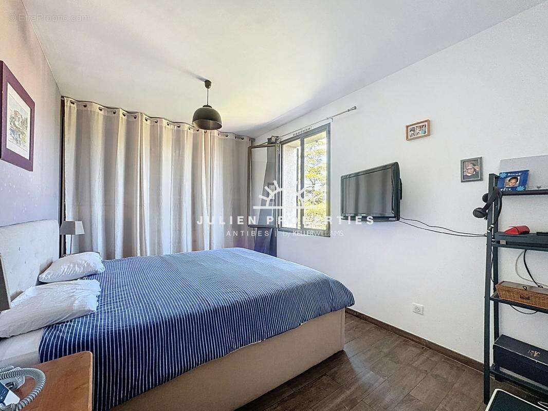 Appartement à VILLENEUVE-LOUBET