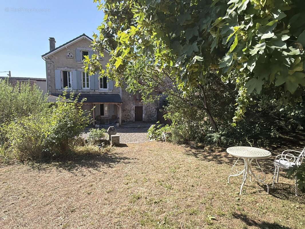 Maison spacieuse de 4 à 5 chambres, cuisine équipée, grands jardins - photo 24