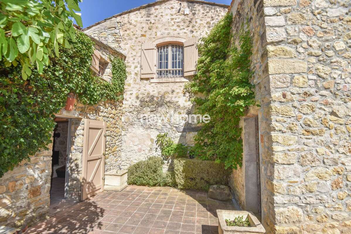 Maison à LORGUES