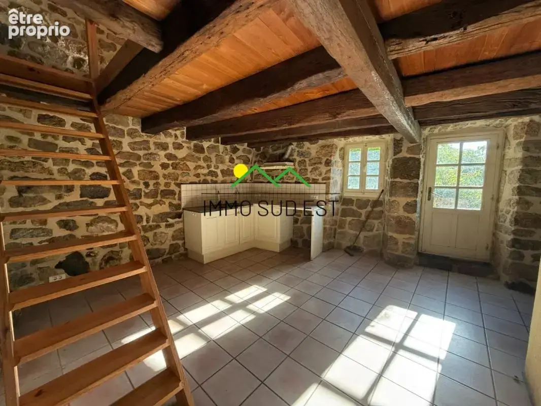 Maison 4 pièces de 75 m² habitables avec une partie à rénover sur une parcelle de terrain de 762 m² - photo 3