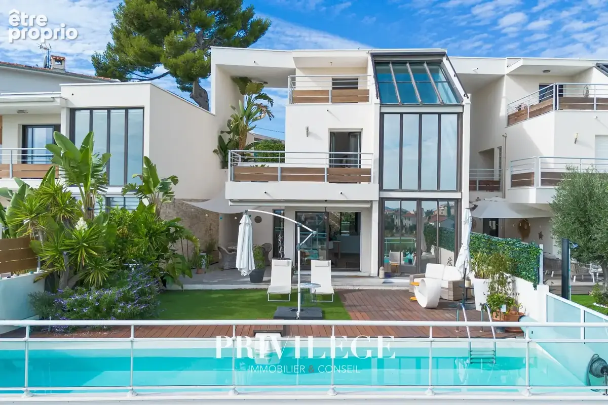 Nice   villa contemporaine avec piscine, vue dégagée et aperçu mer   domaine sécurisé - photo 4