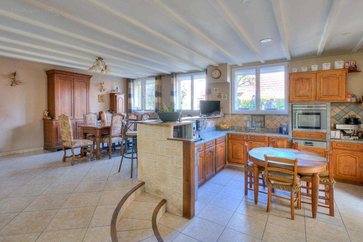 Maison à NEUILLY-PLAISANCE