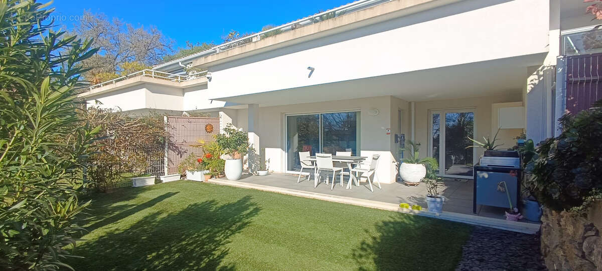 Appartement à SIX-FOURS-LES-PLAGES