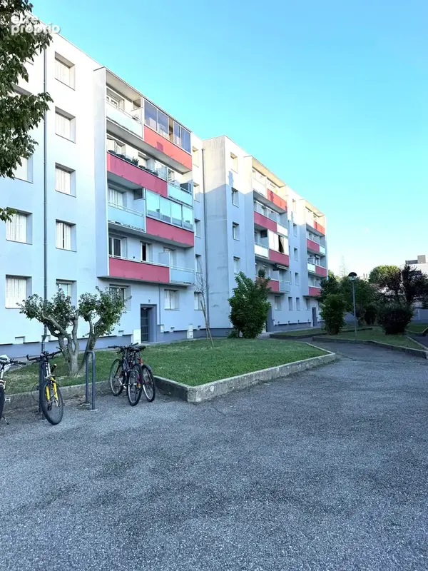 Appartement à FONTAINE