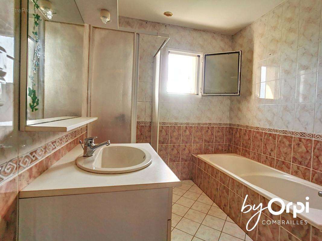 Maison à NERIS-LES-BAINS