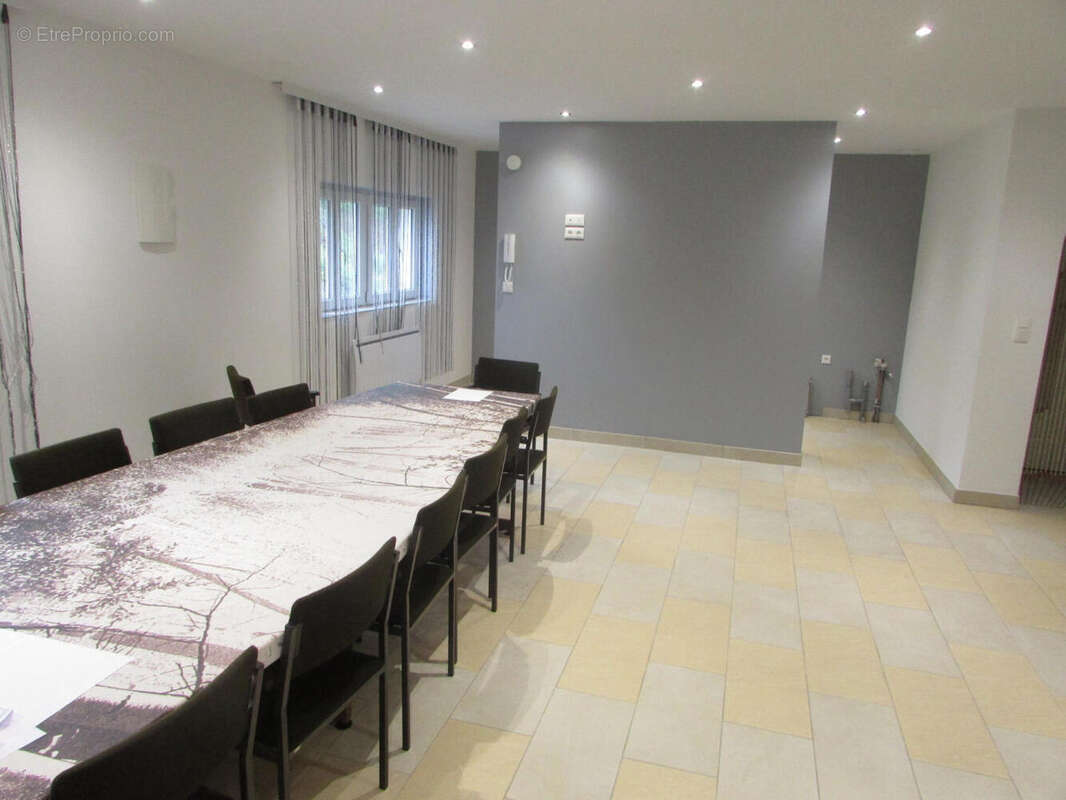 IMG_0837 - Commerce à RUPT-SUR-MOSELLE