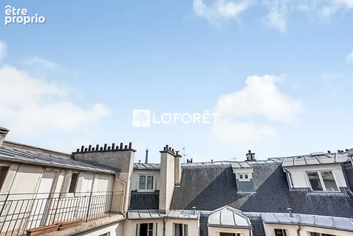 Studio charme sous les toits - Vue Tour Eiffel - photo 12