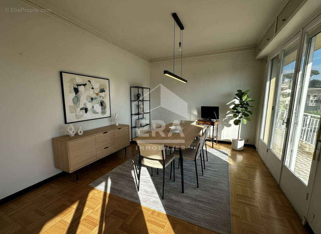 Appartement à LE CANNET