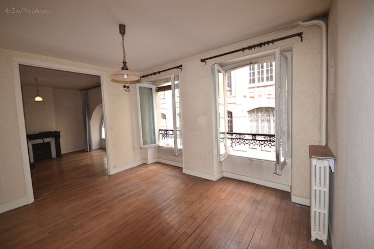 Appartement à PARIS-9E