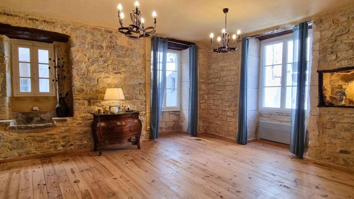 Maison de charme rénovée de 155m² habitables avec cour intime et à 6 min de Carcassonne - photo 6