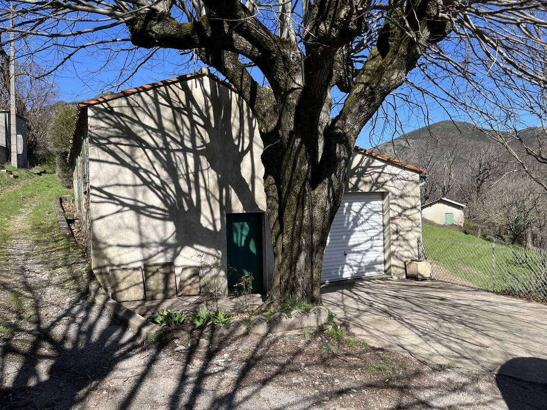 Maison à CASTANET-LE-HAUT
