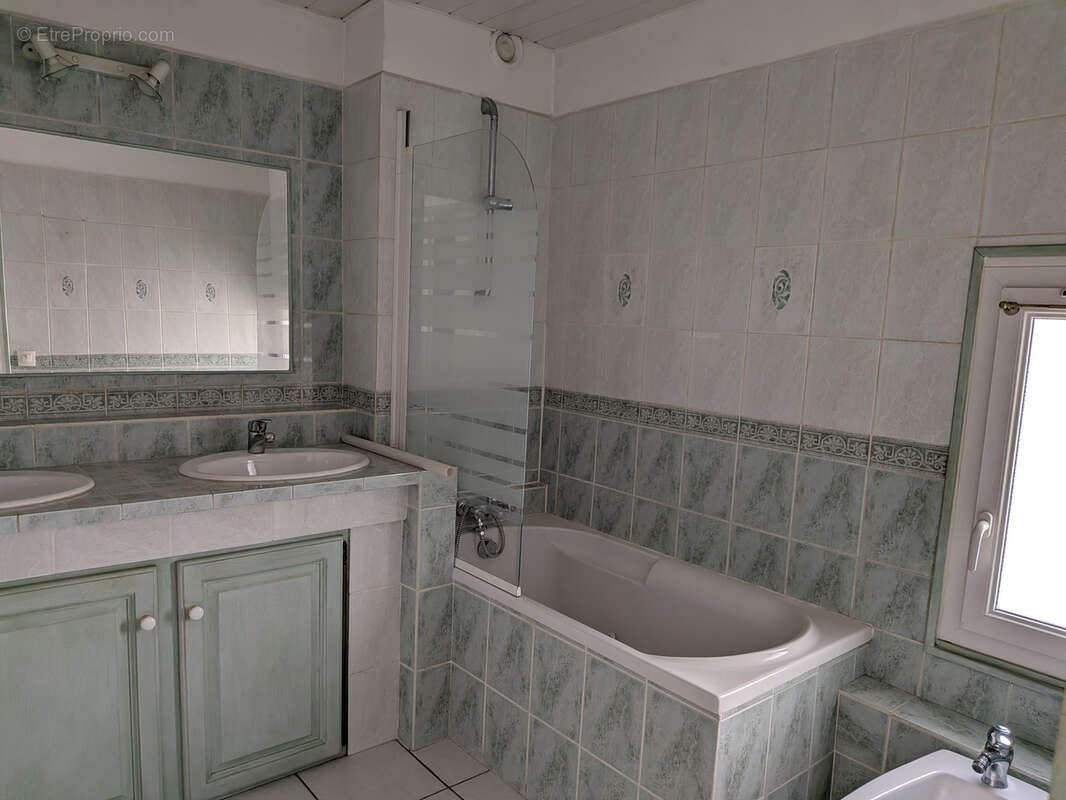 Maison à SOLLIES-TOUCAS