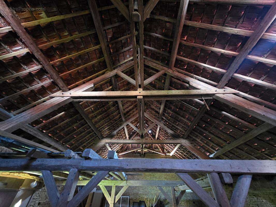 Maison à GONDENANS-MONTBY