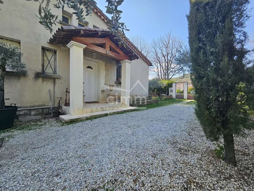 Maison à CHATEAU-ARNOUX-SAINT-AUBAN