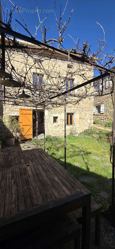 Maison à VERNOUX-EN-VIVARAIS