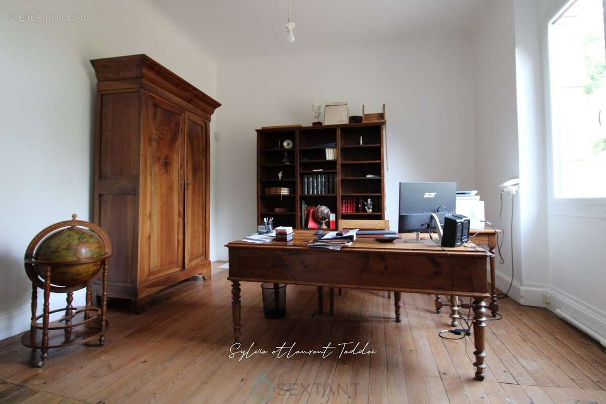 Maison bourgeoise en pierre renovee avec piscine, dependances et plus de 3,6 hectares de terrain - photo 7
