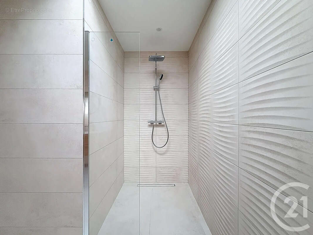 Maison à SAINT-JULIEN