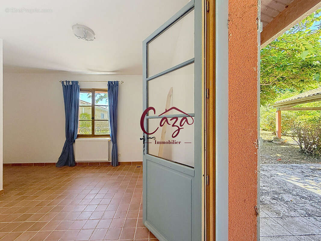 Maison 8 Pièces 235 m² - photo 8
