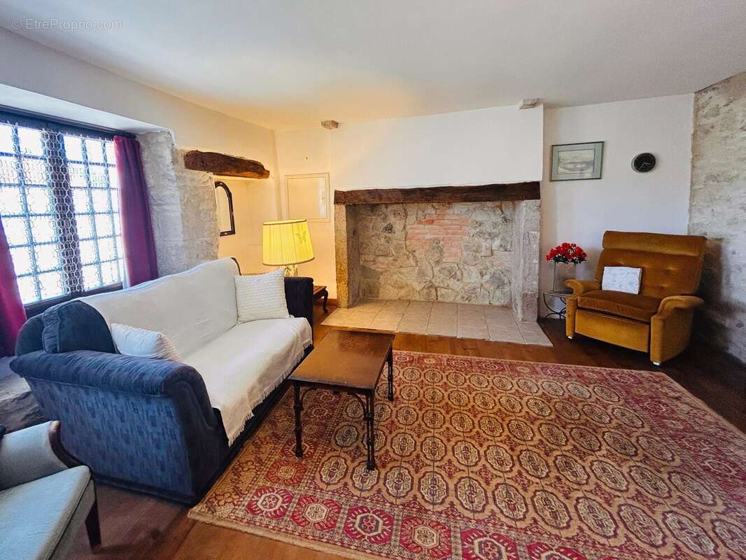 Maison de village de 3 chambres avec cour secrète et terrasse dans une ruelle calme près de Gourdon - photo 4
