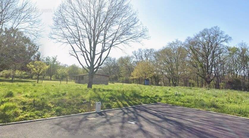 Terrain à PUYDANIEL