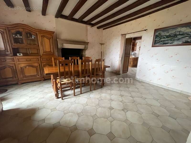 Maison  sur 8853 m2  avec étang, jardin plat et dépendances - photo 13