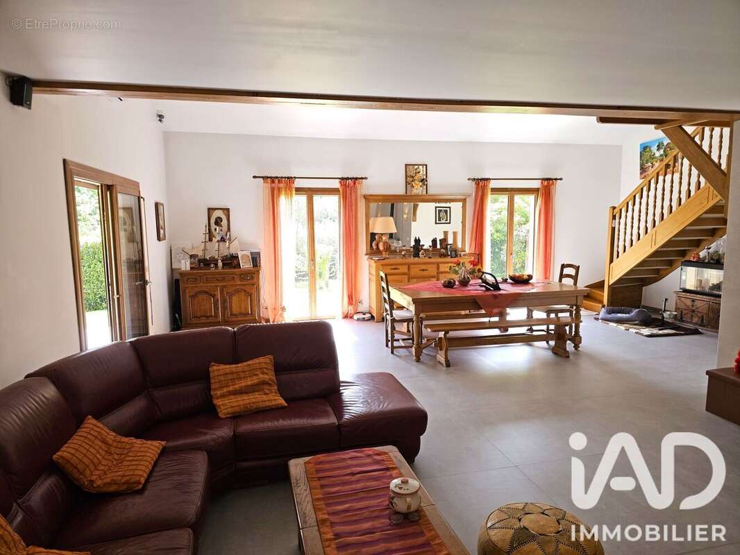 Maison 220 m² à Gageac-Et-Rouillac  - photo 8