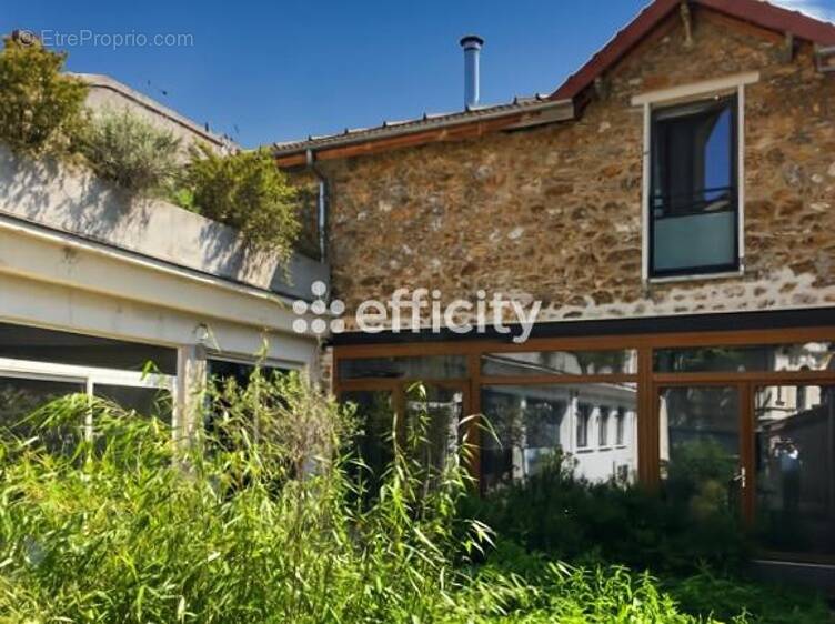 Photo Appartement à Saint-Maur-Des-Fosses au prix de 930 000€