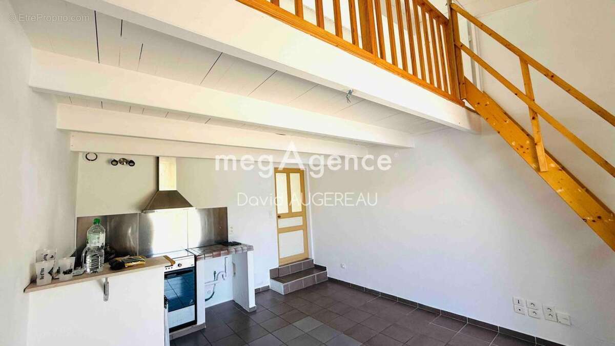 Sortie Port-Joinville, pied à terre ou 1er investissement prêt à poser les valises - photo 5