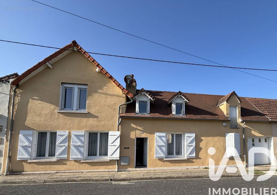 Photo 1 - Maison à YZEURE