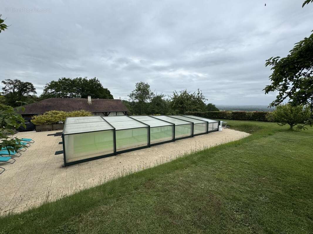 Maison 320 m² à Castillon-En-Auge  - photo 8