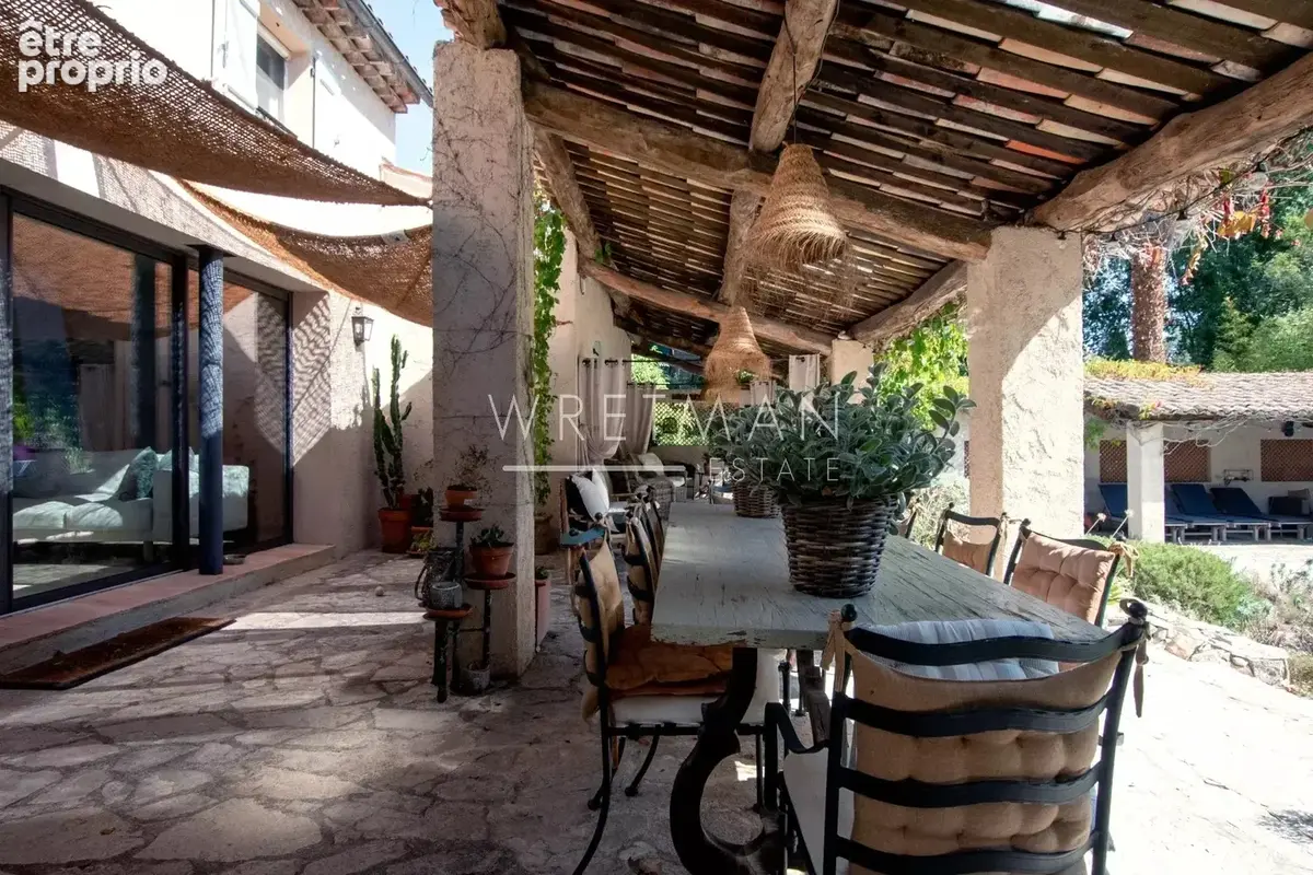 Co Exclusive À vendre près de Valbonne - Domaine de 3 logements - photo 6