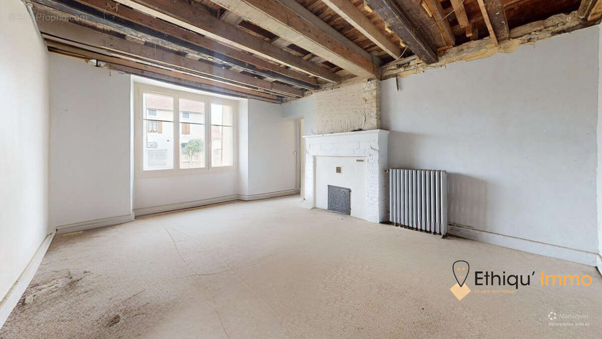 Maison à LACHAPELLE-EN-BLAISY