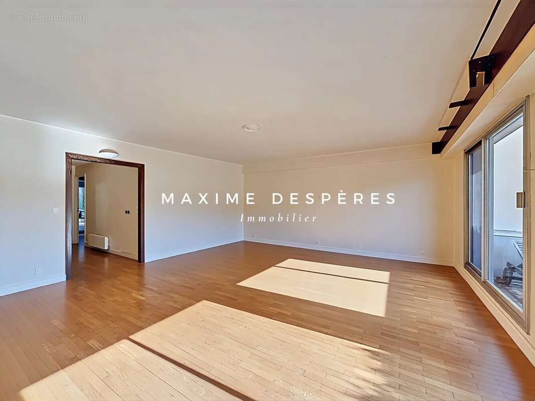 Appartement à NEUILLY-SUR-SEINE